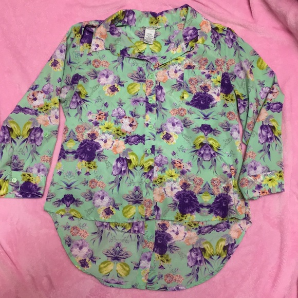 Spring Top - Picture 2 of 5